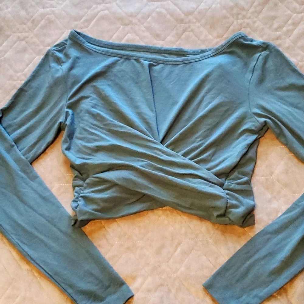 NWOT VS Crop Top